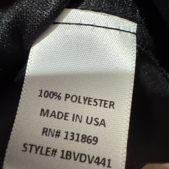 Elegant Black Floral Blouse - Picture 3 of 7